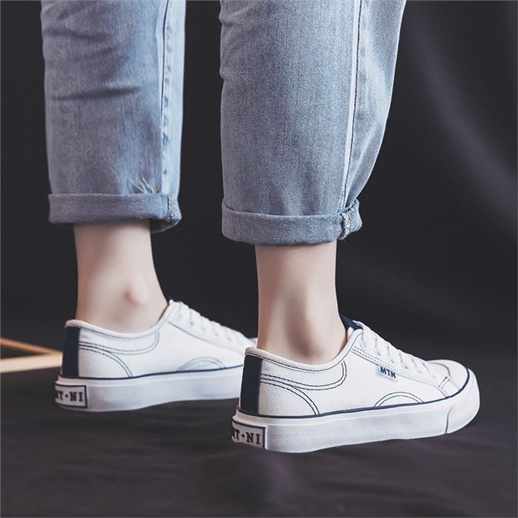 vulcanized white shoes