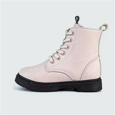 מתוק ומקסים: מגפי עור ורודים לבנות